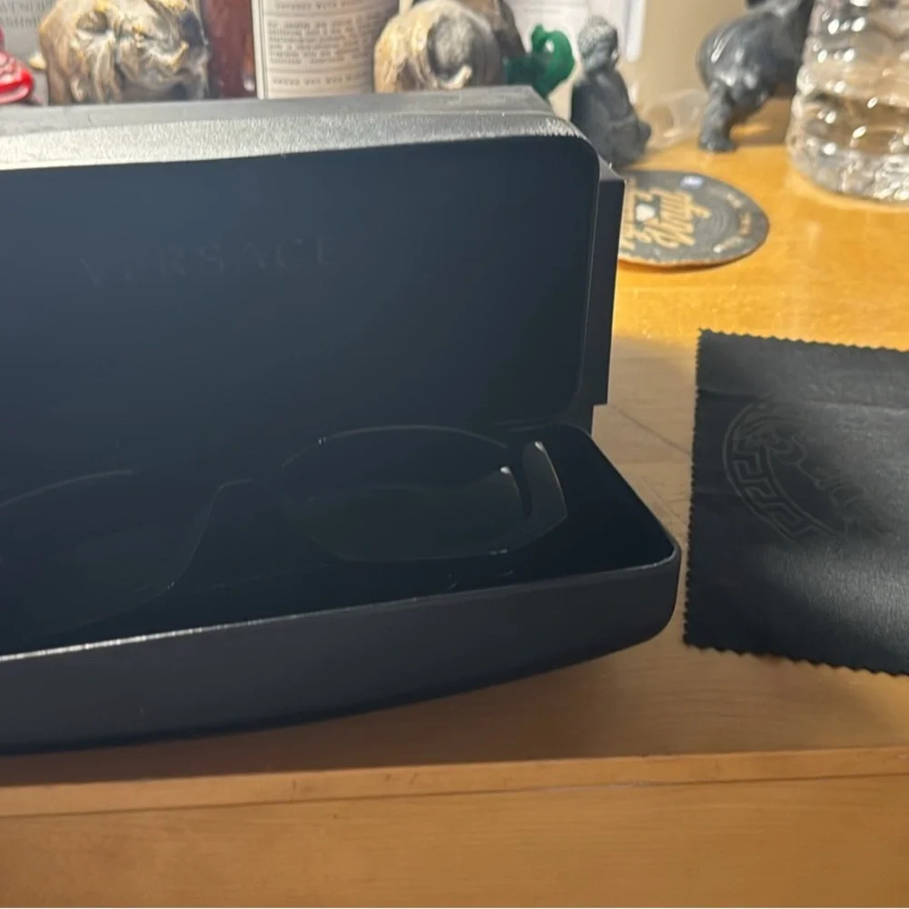 Versace men’s sunglasses - Picture 7 of 7